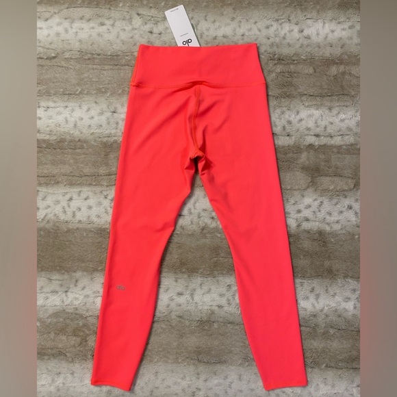 NWT💕ALO 7/8 High-Waist Airlift Legging
in Fluorescent Pink Coral Size M - Picture 6 of 12